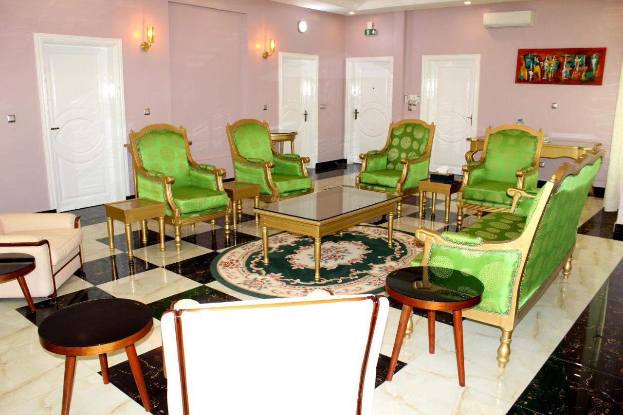 Residence Palais Du Stade Cotonou Bagian luar foto
