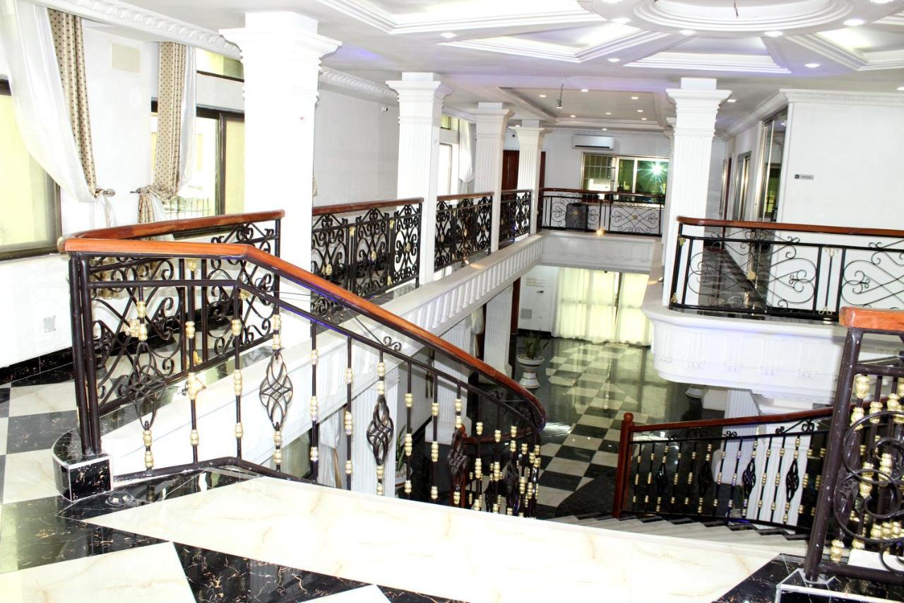 Residence Palais Du Stade Cotonou Bagian luar foto