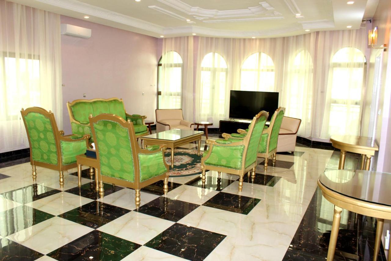 Residence Palais Du Stade Cotonou Bagian luar foto